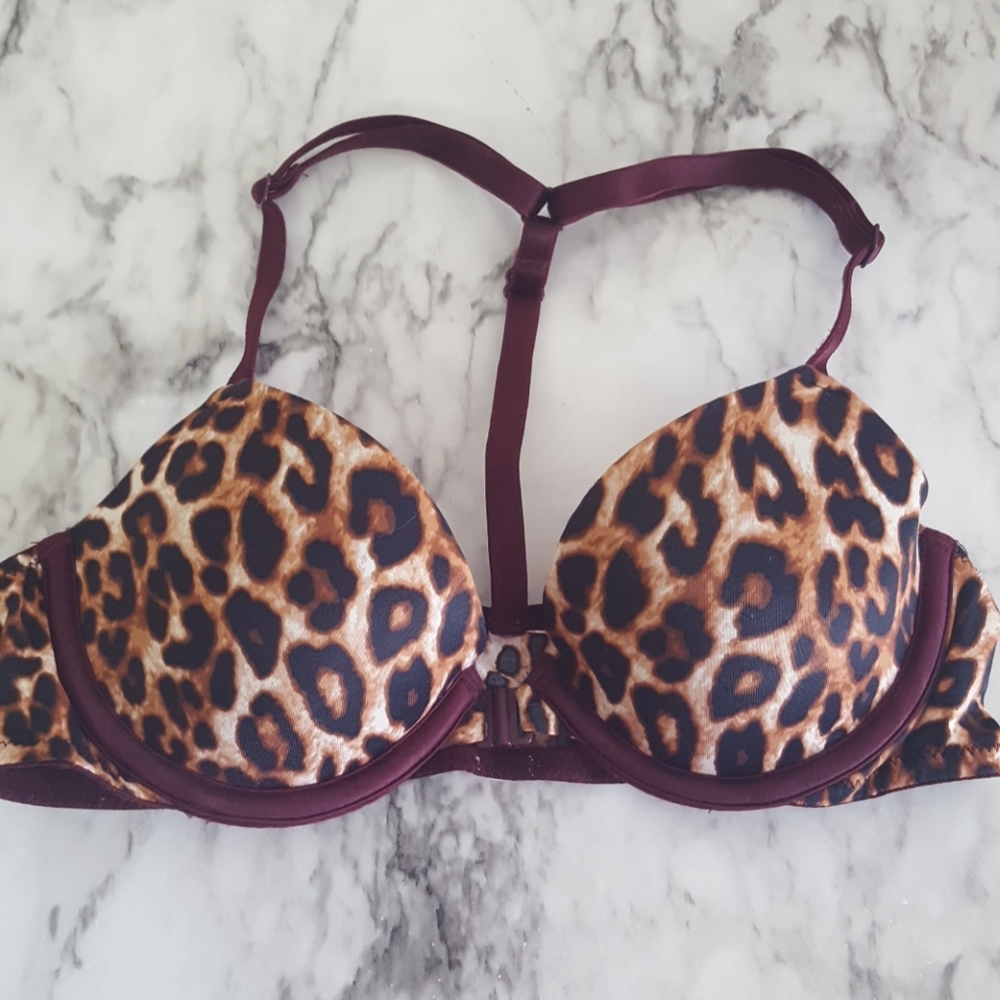❄pink victoria's secret animal print size 32AA